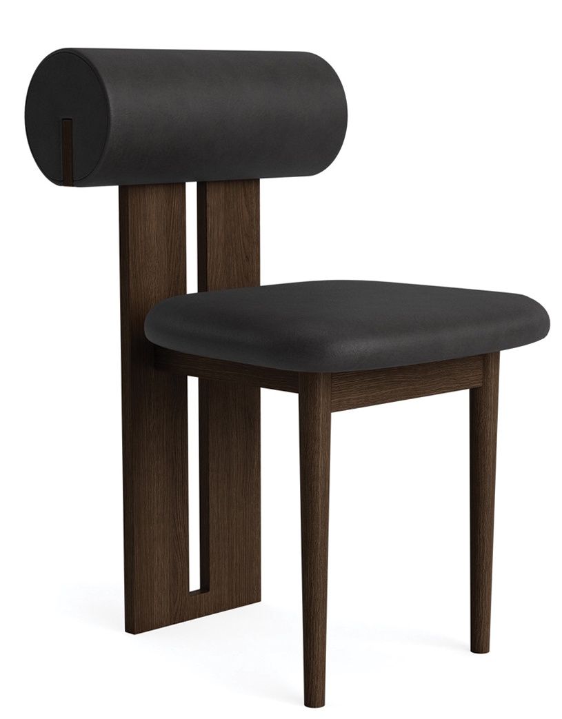 Hippo Stuhl von NORR11 mit dunklem Holzrahmen und schwarzer Lederpolsterung, modernes Möbeldesign für Esszimmer und Wohnbereich.