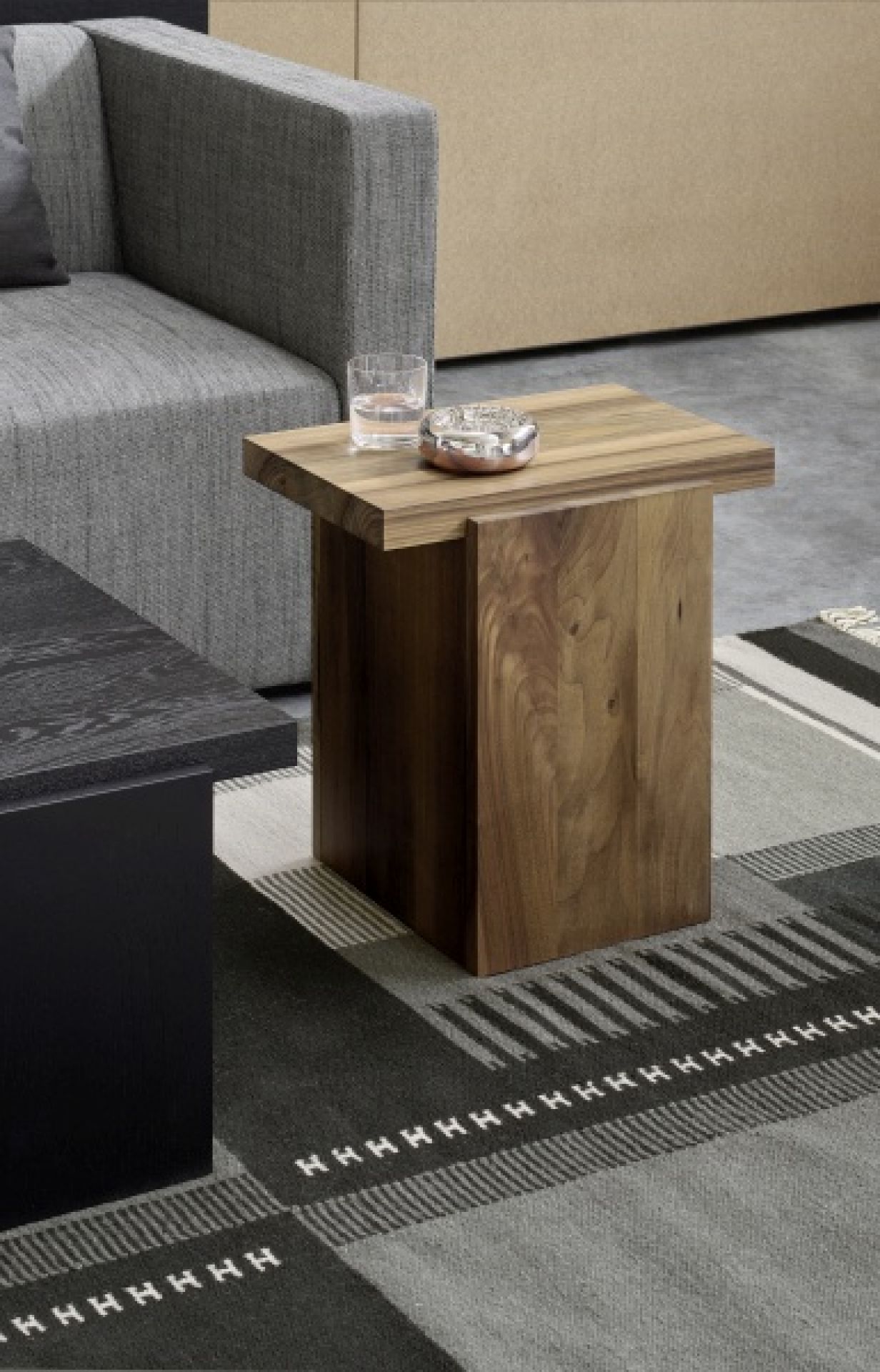 DT02 Tore Small Side Table e15