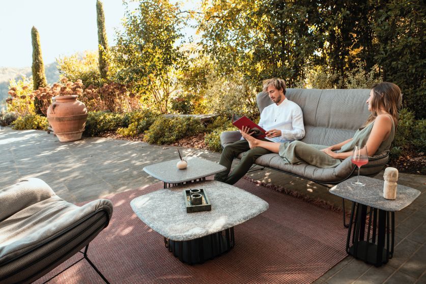 BC 09 Basket Outdoor Couch/ Side Table Janua