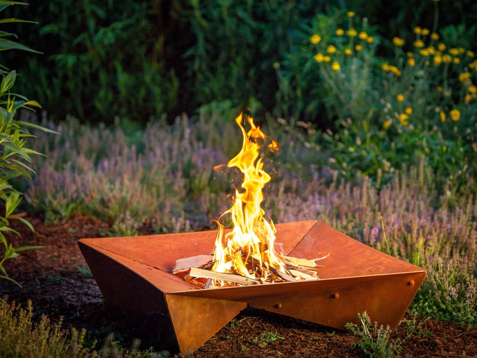 Fluxus Fire bowl square Keilbach