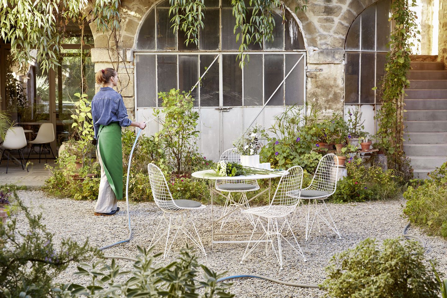 DKR-5 Wire Chair Chair with Seat Cushion Vitra