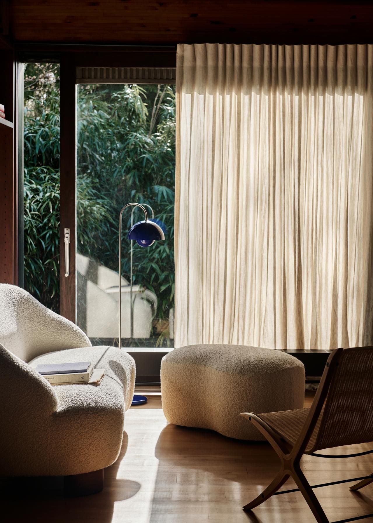 Flowerpot VP12 Floor lamp Floor lamp AndTradition