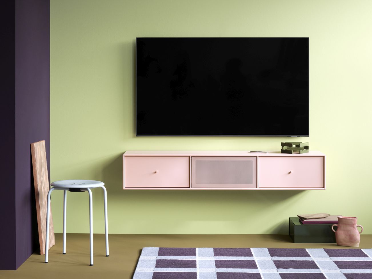 Octave V TV shelf Nordic - black legs Montana QUICK SHIP