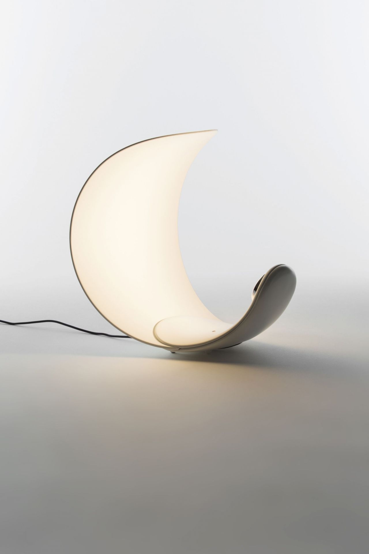 D76 Curl Table Lamp Luceplan
