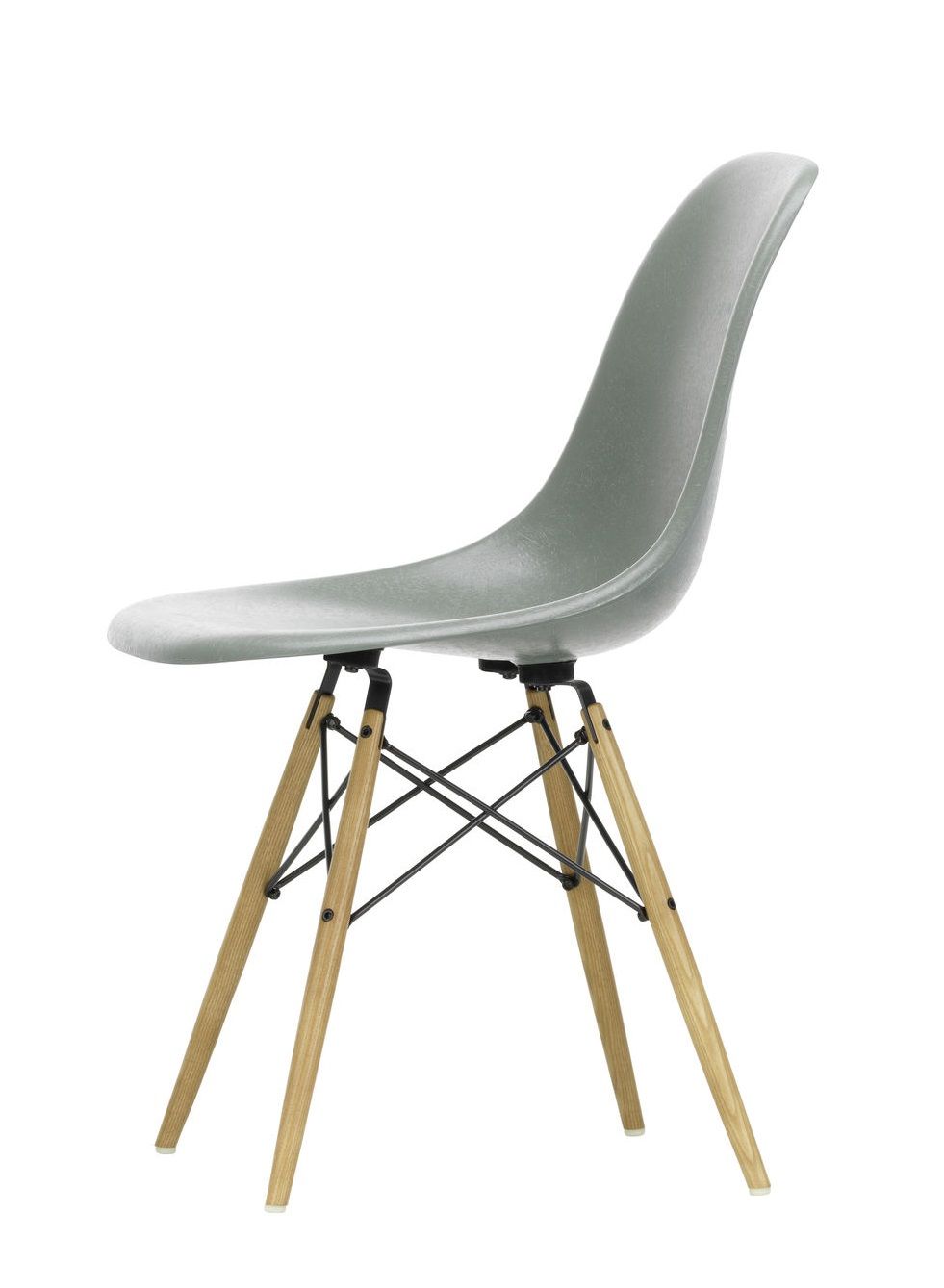 Eames Plastic Side Chair DSW Chair Vitra