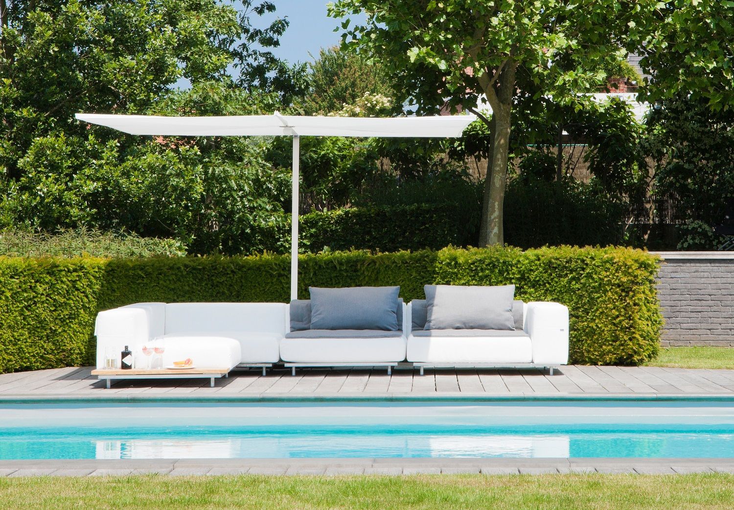 Walrus Outdoor Corner module / Sofa Extremis