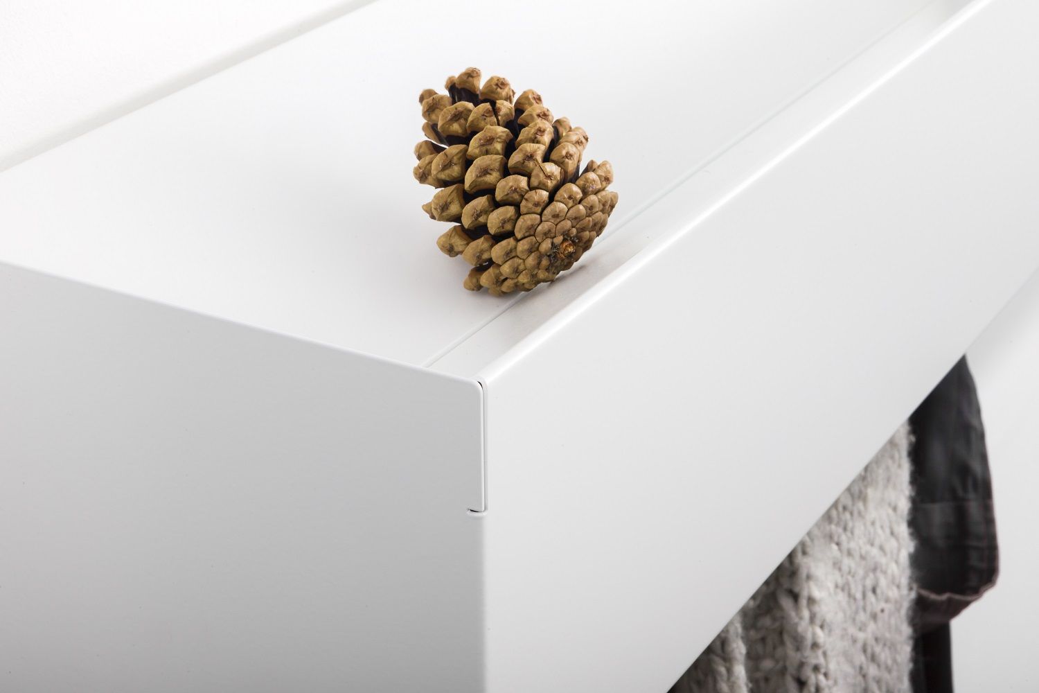 CR wall rack Linea1 by Müller Möbelwerkstätten