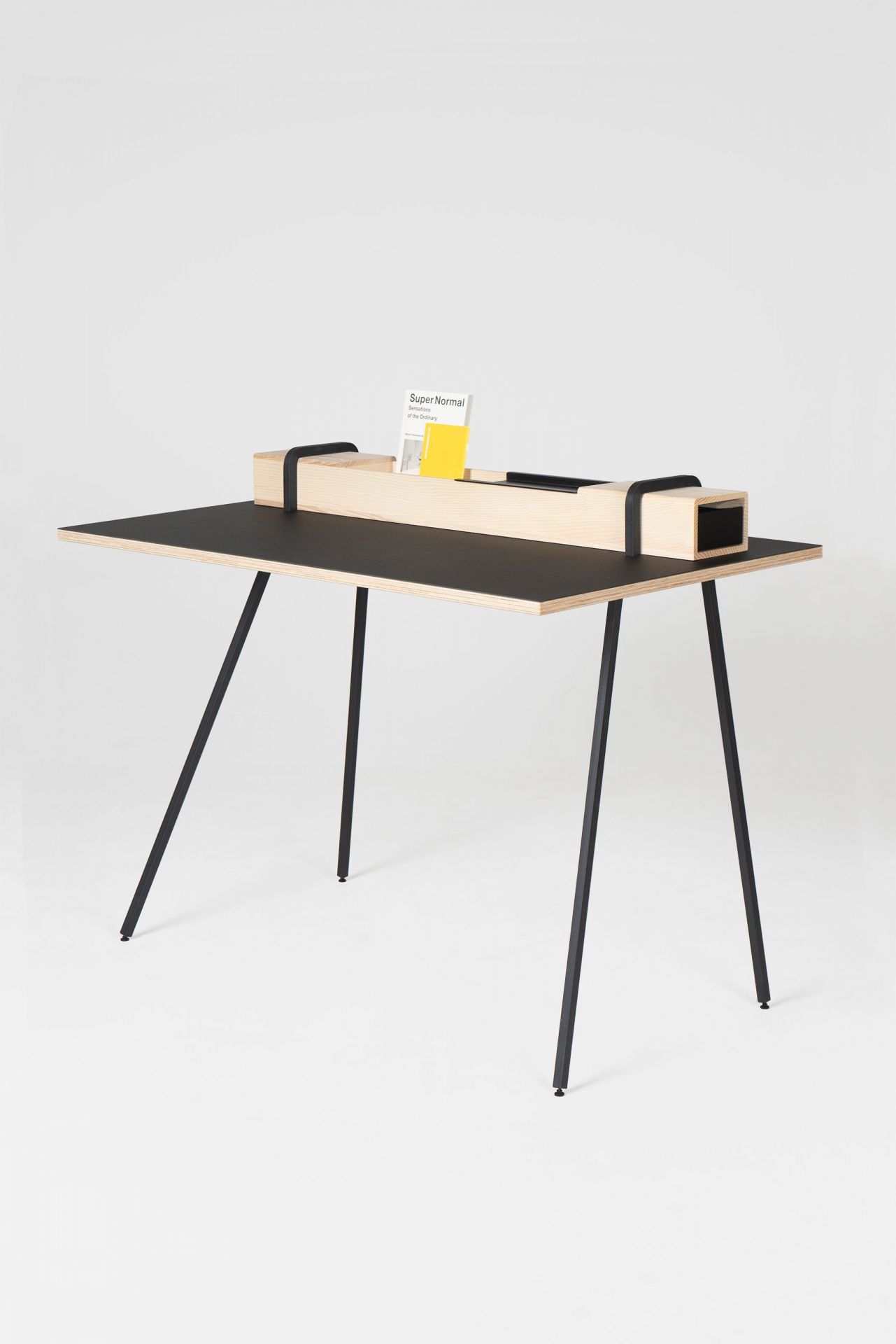 Kurt Desk Nils Holger Moormann