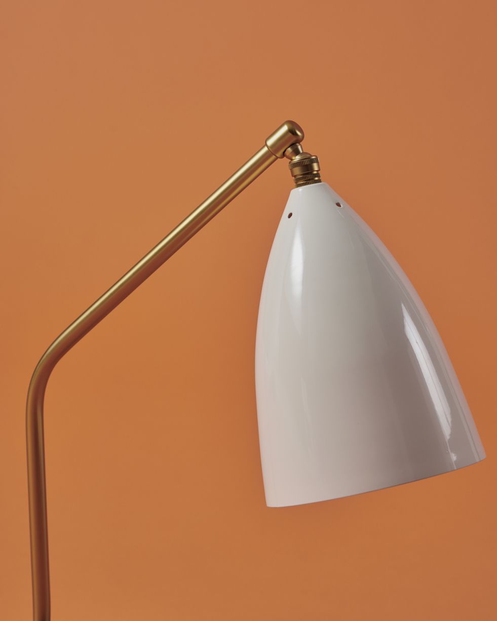 Gräshoppa Table lamp alabaster white glossy Gubi