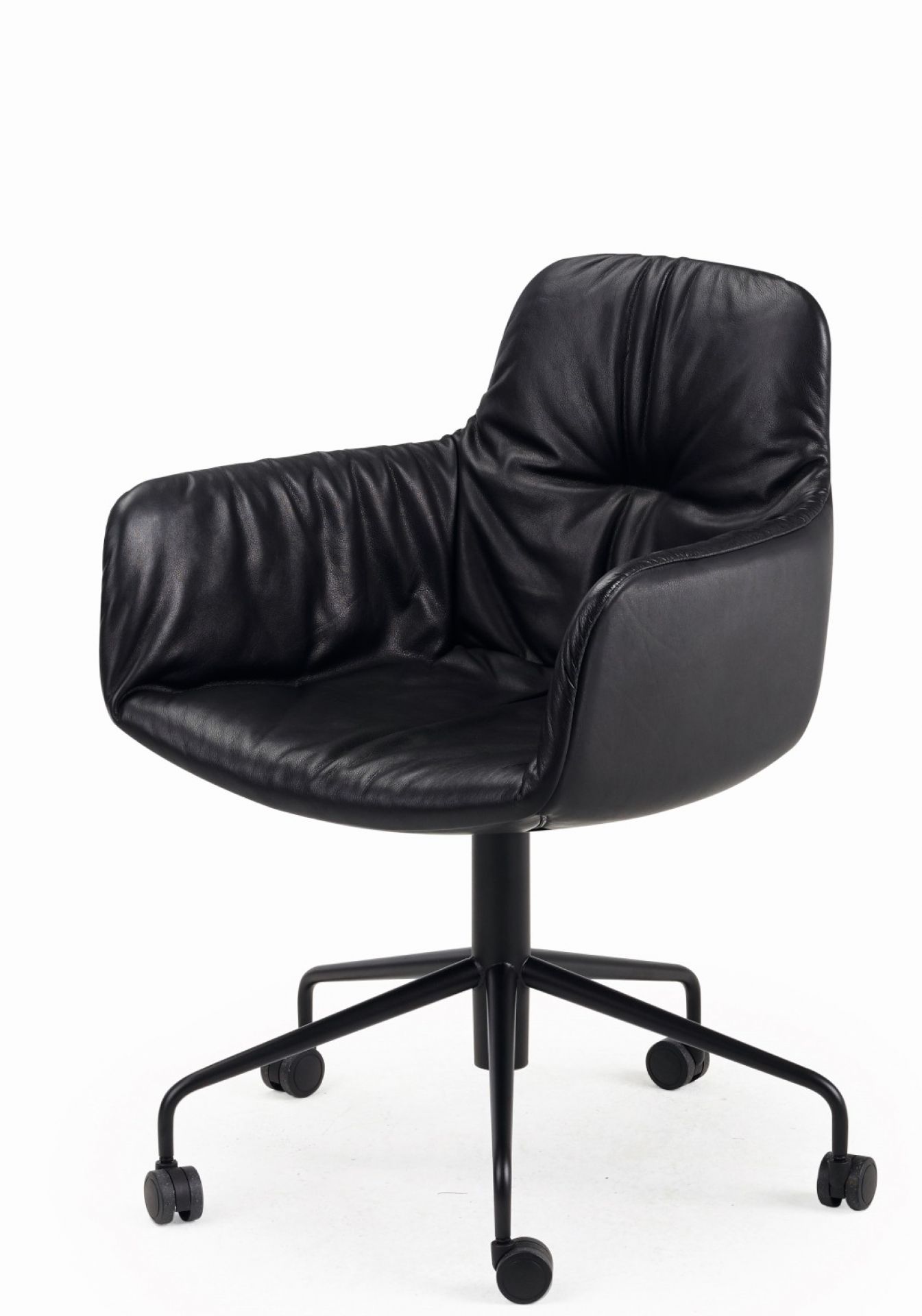 Leya chair armrest high Freifrau Manufaktur