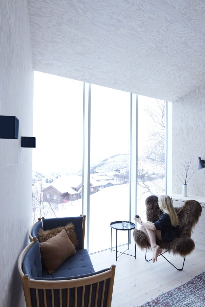 Iceland Mariposa Butterfly chair sheepskin Cuero   