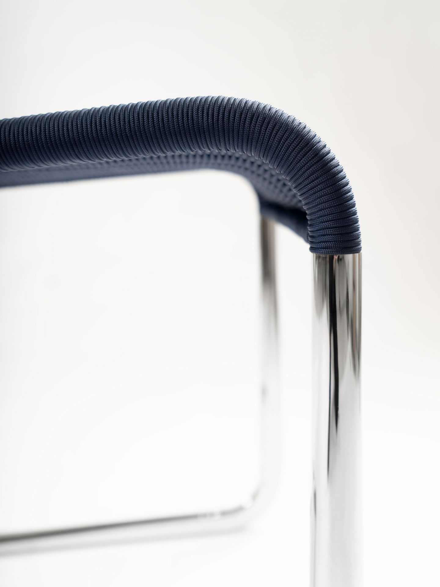 B25 Chair Dark blue Tecta