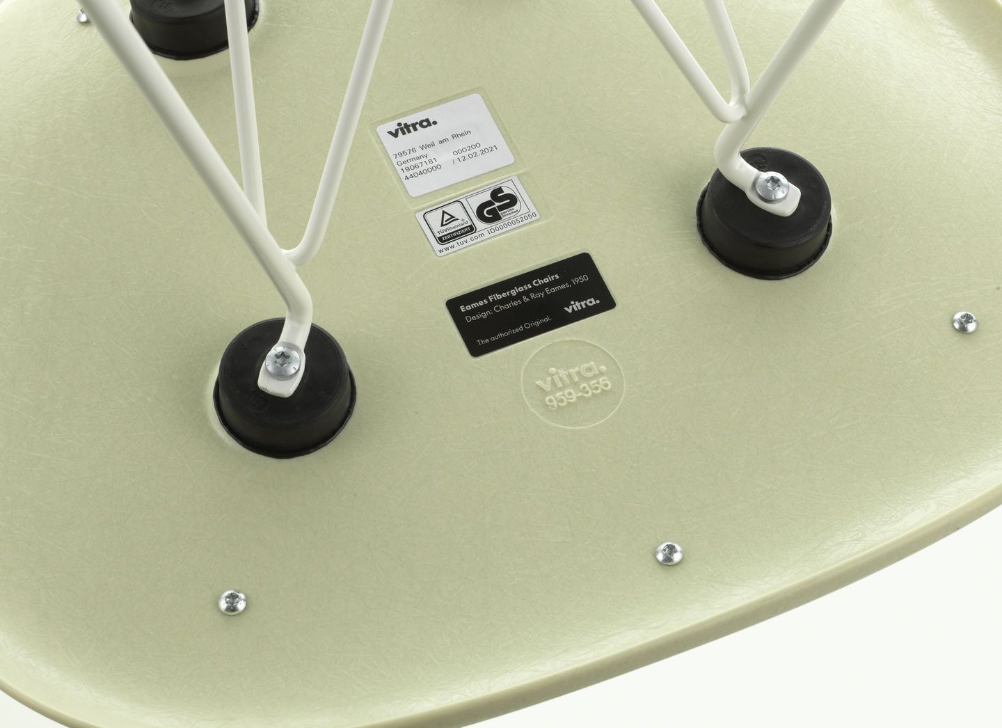 Eames Fibreglass Chair DSR Chair Vitra