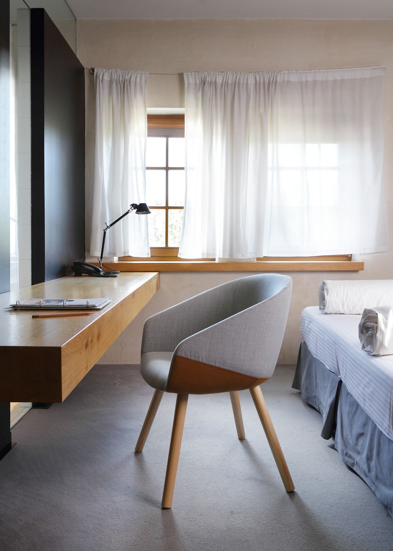 ox:co OX W 740 conference chair Bejot