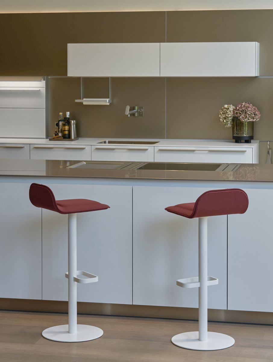 Dave Bar Stool White with Seat Cushion in Wine Red Moree