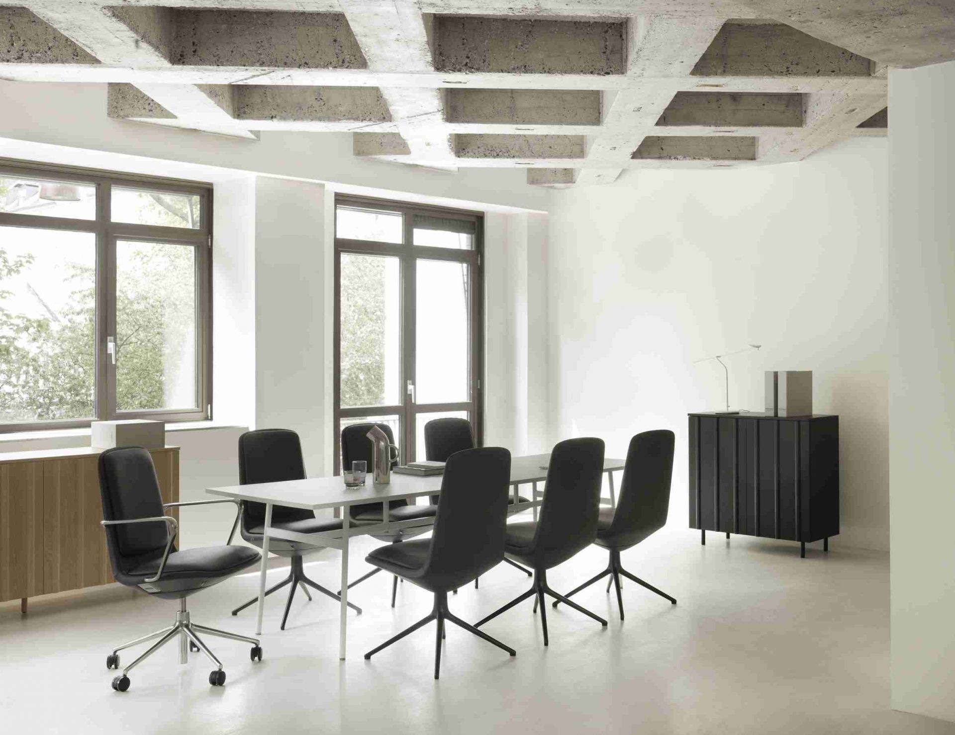 Off Chair Low 4L Low conference chair Normann Copenhagen