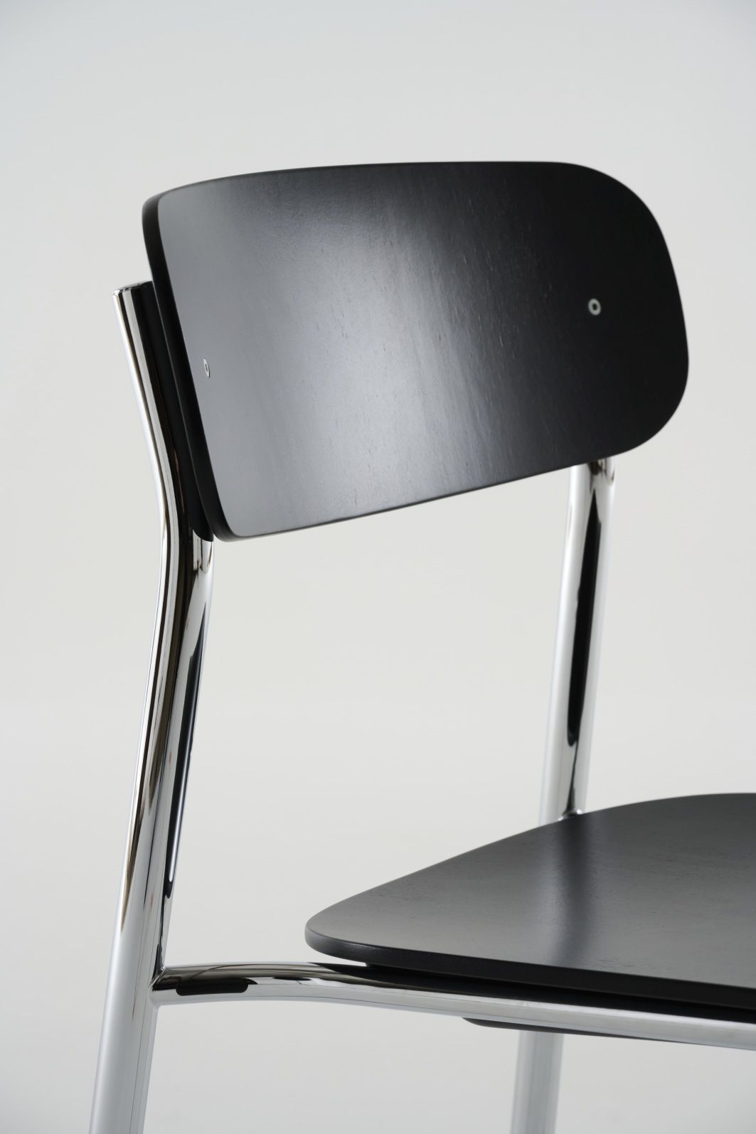 S 243 / S243 Tubular steel chair Thonet