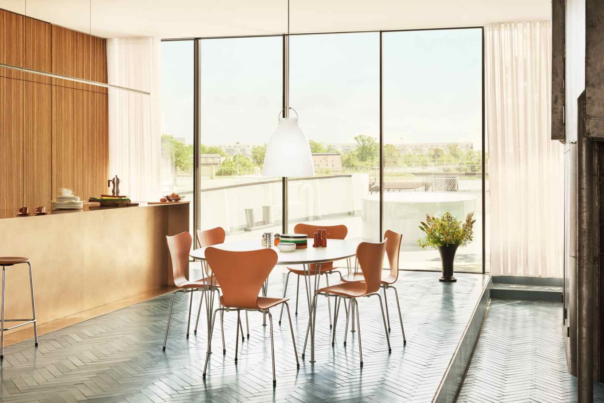 Table Series Super Elliptical extending Fritz Hansen