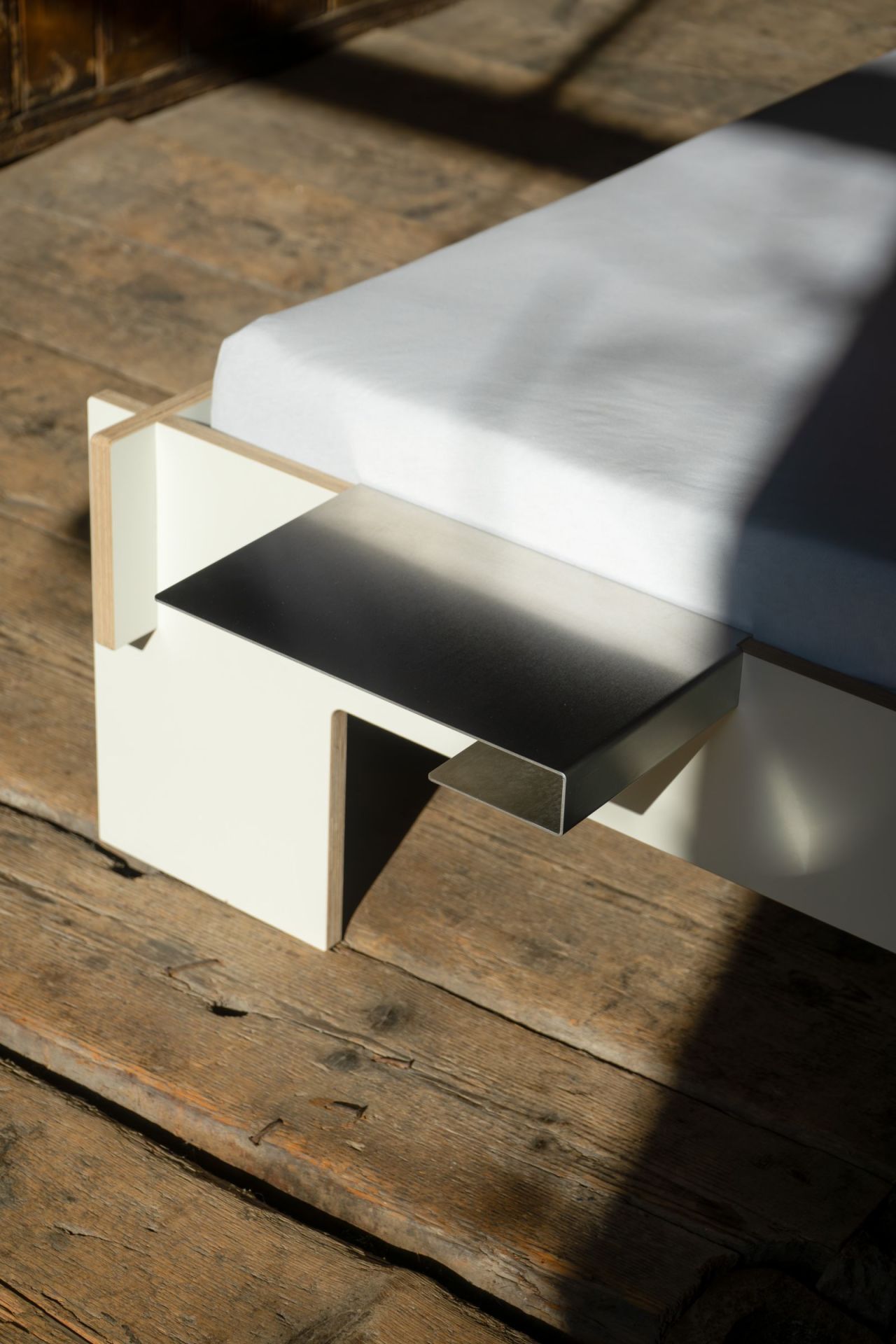 Bed edge light side shelf for Siebenschläfer / Tagedieb Nils Holger Moormann