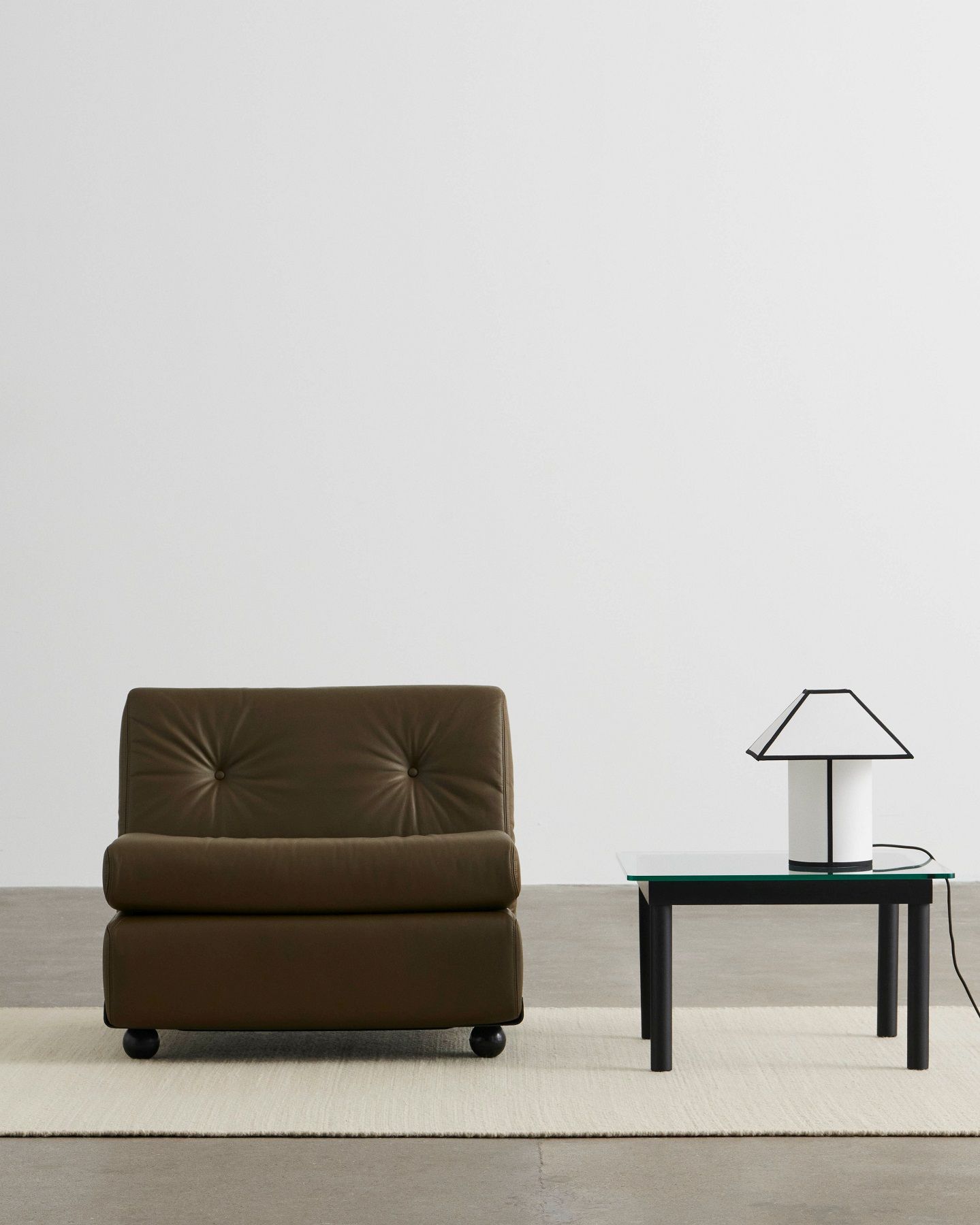Ava Pyramid Table Lamp Table lamp Hay