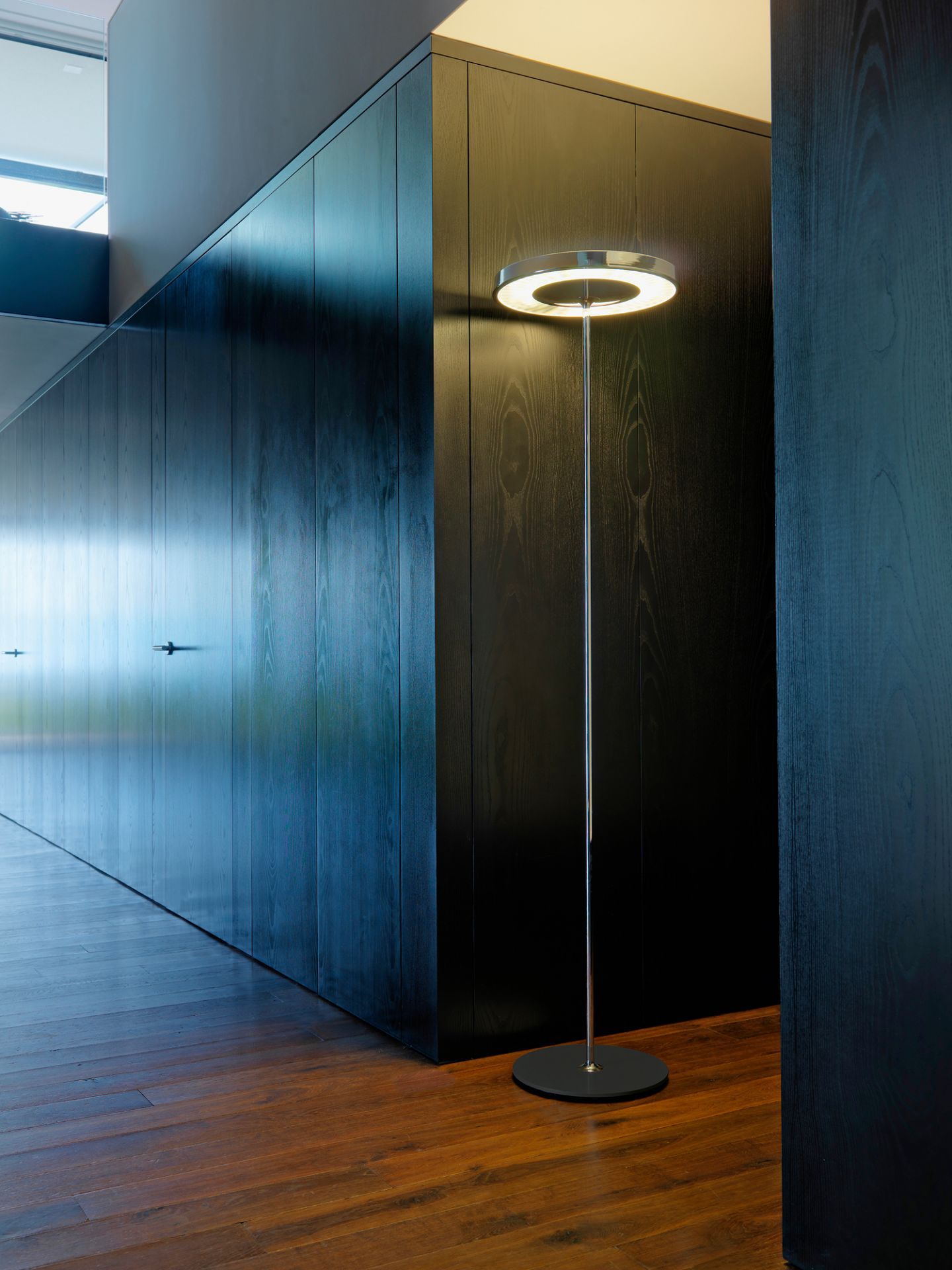Disk Floor lamp 4000K white Belux