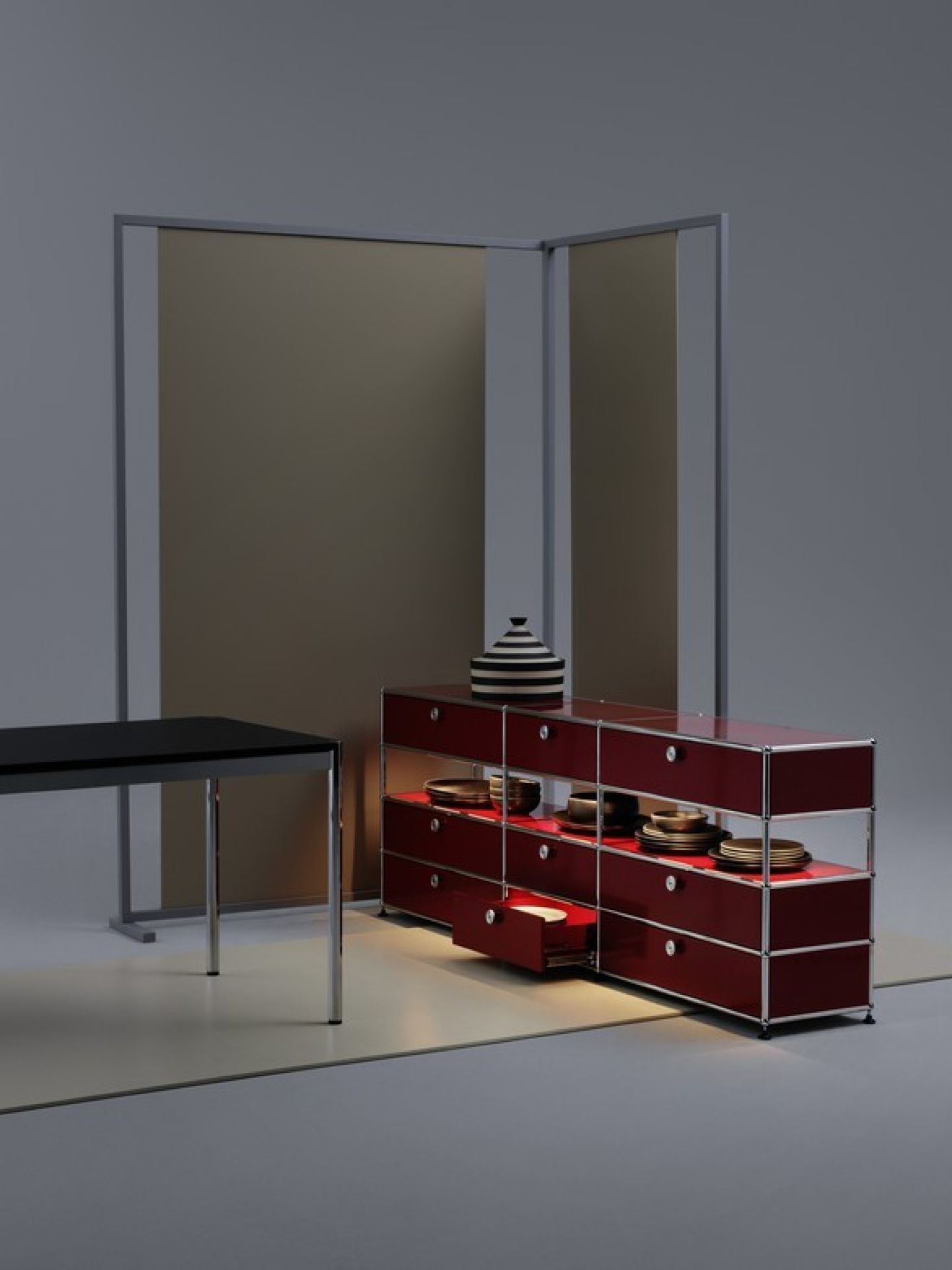 USM Haller E illuminated glas shelf 