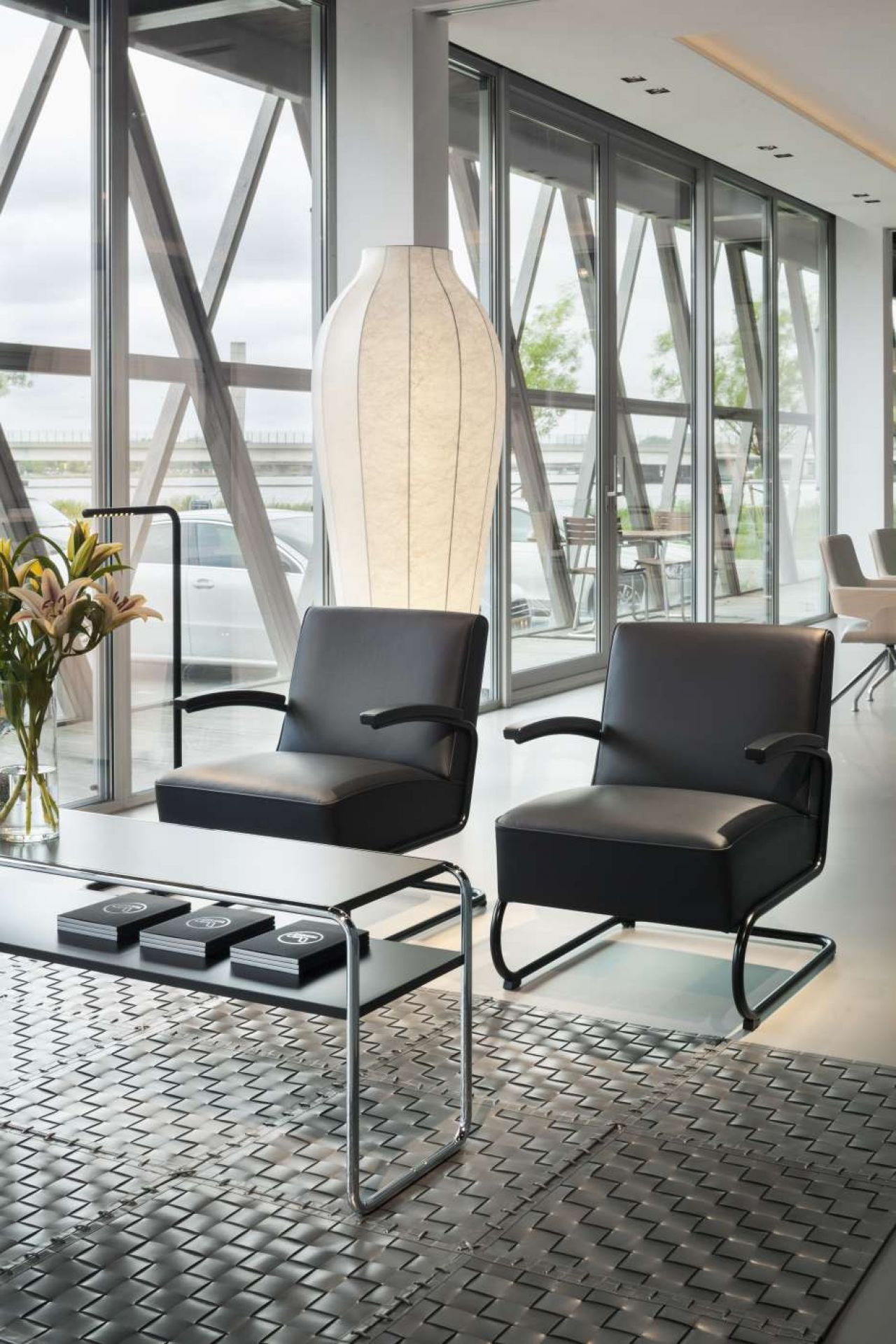 B 10/1 tubular steel classic side table Thonet