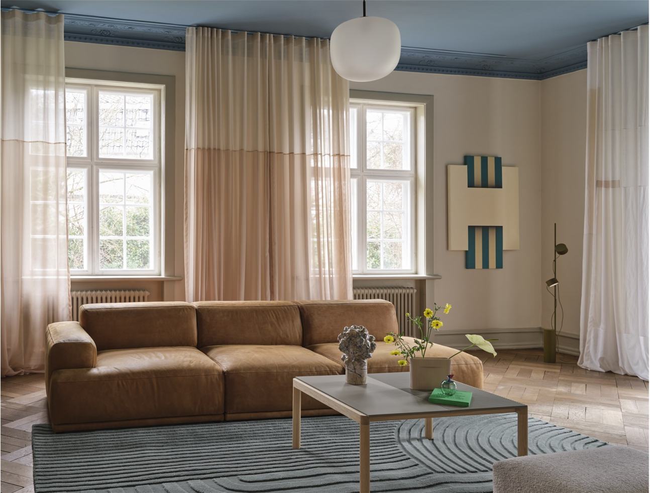 Post Floor Lamp Muuto