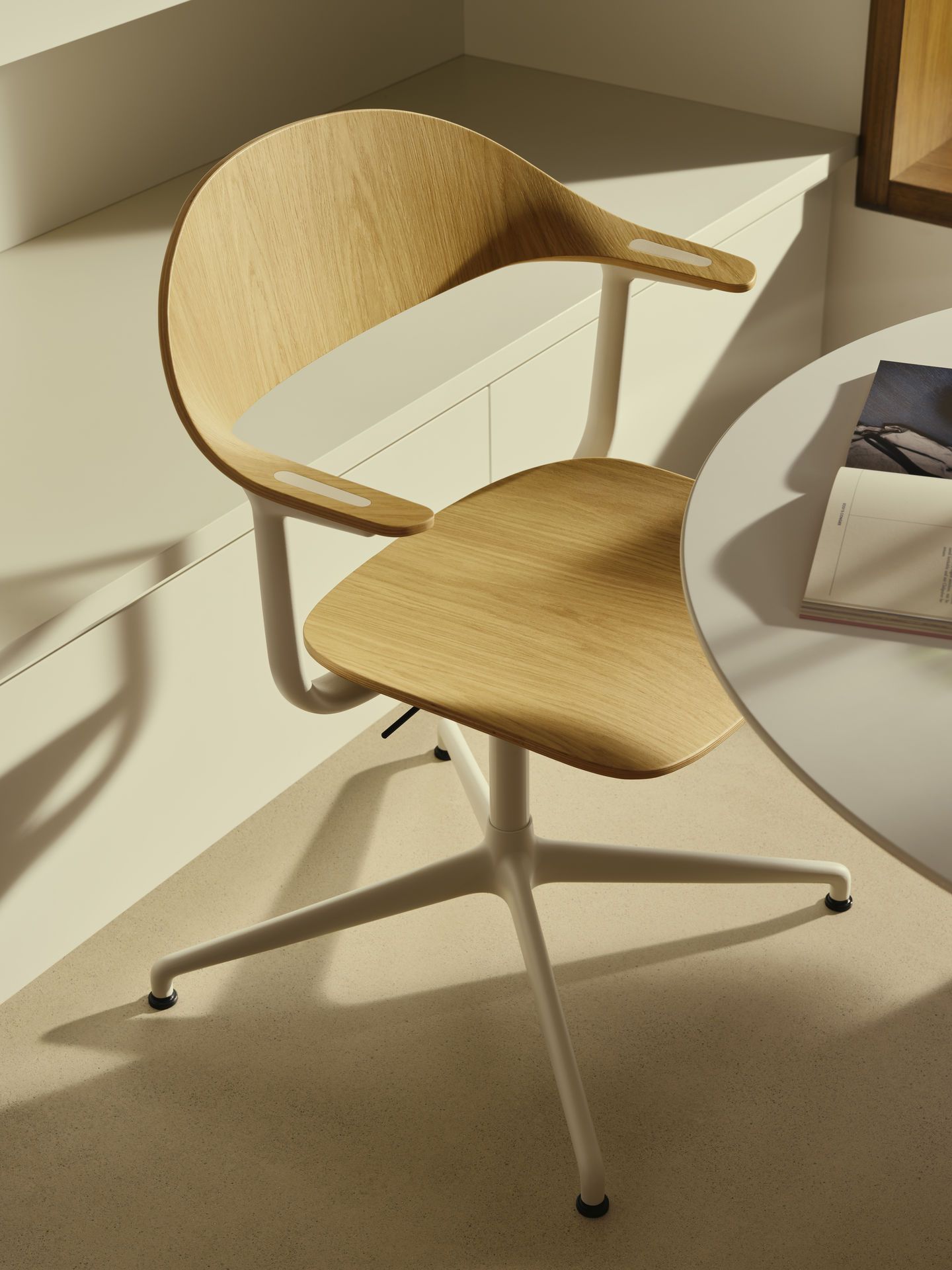 Mynt back and seat Plywood office swivel chair Vitra