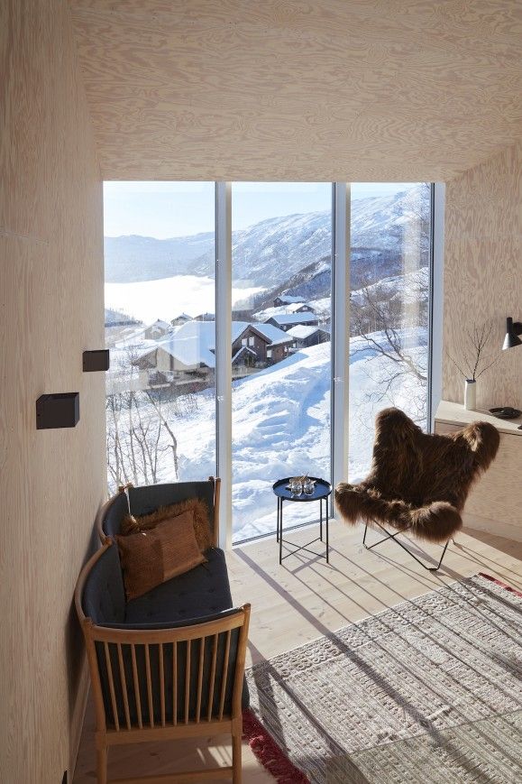 Iceland Mariposa Butterfly chair sheepskin Cuero   