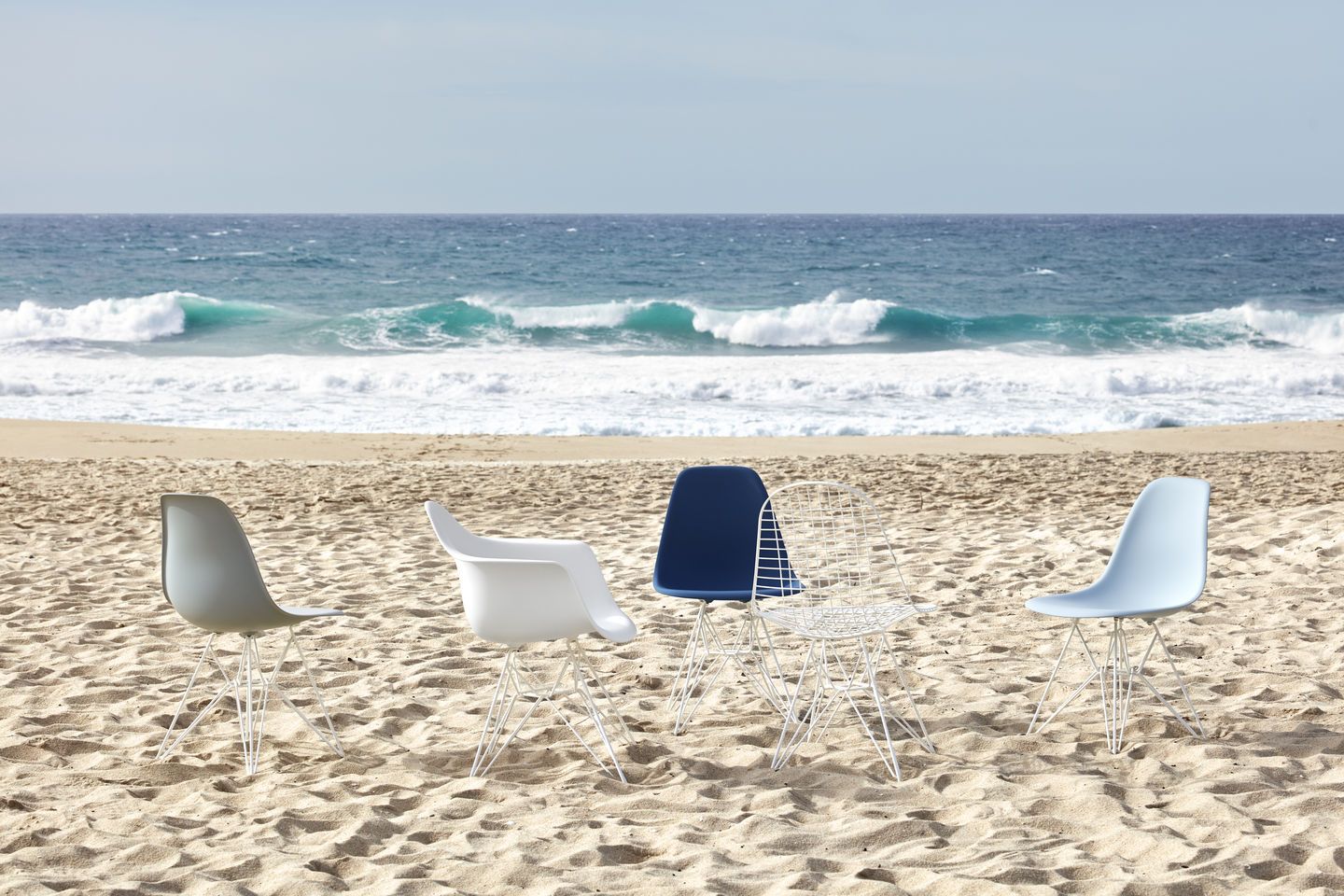 Eames Fibreglass Chair DSR Chair Vitra