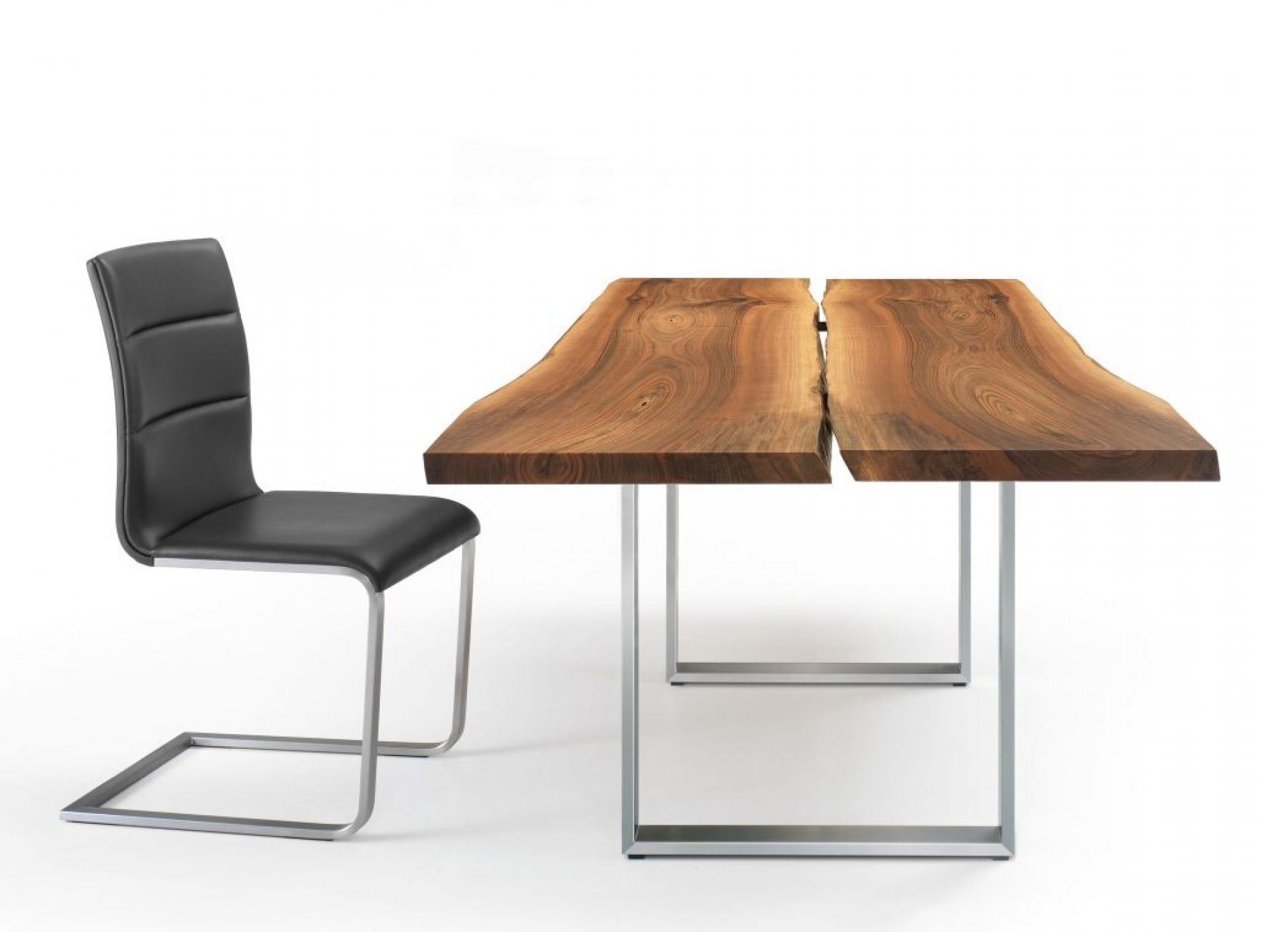 Authentic Classic Table Girsberger