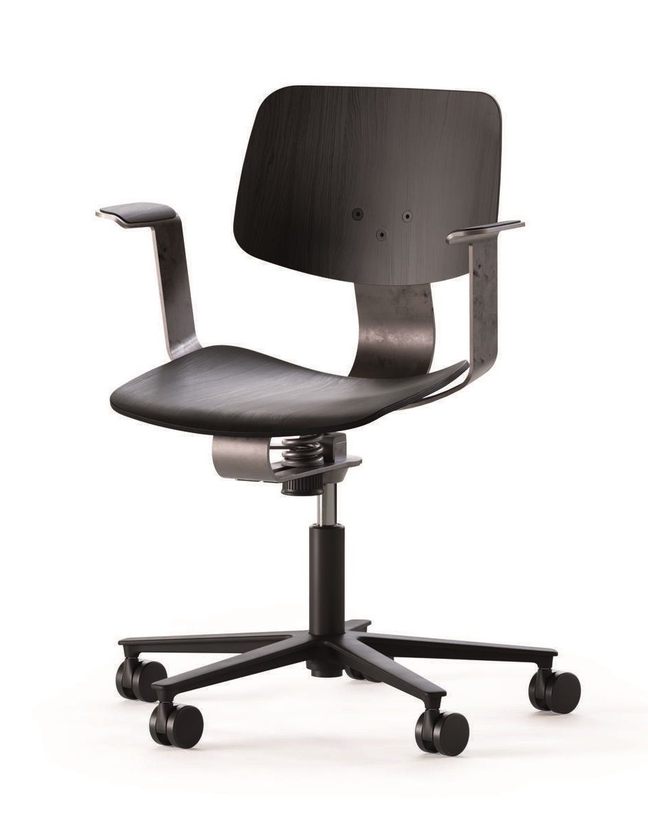 Schwarzer 228 WiChair Drehstuhl von Wilkhahn mit Armlehnen und Rollen vor weißem Hintergrund. Bürostuhl für ergonomisches Sitzen.