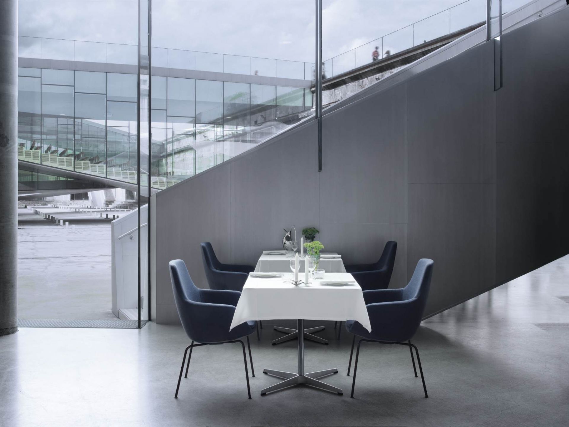 Little Giraffe Chair 3201R Removable Cover Fritz Hansen  