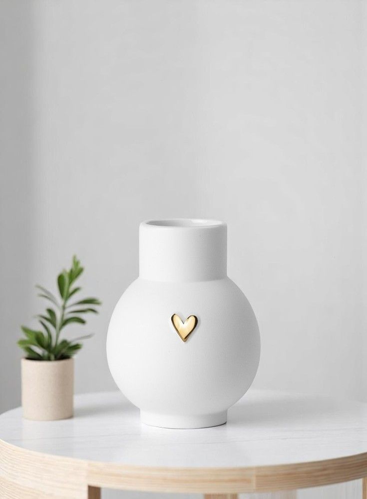 Lovely mini ball vase heart gold wheels