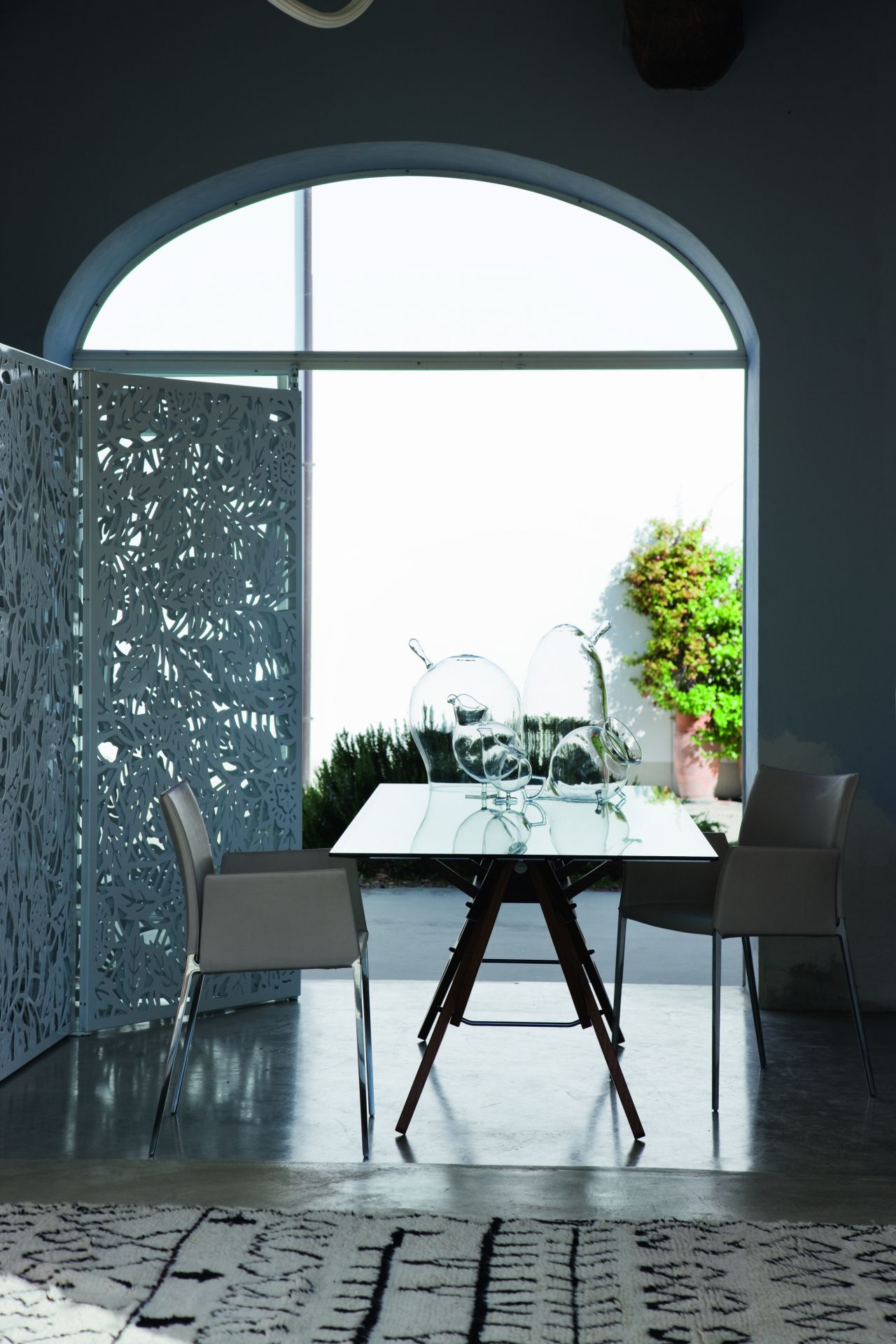Lia Chair with Armrest Zanotta