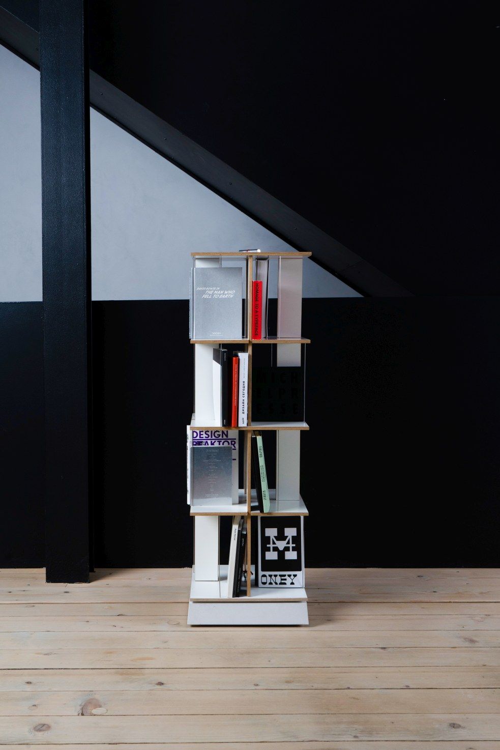 Buchstabler bookshelf, dvd-shelf Nils Holger Moormann