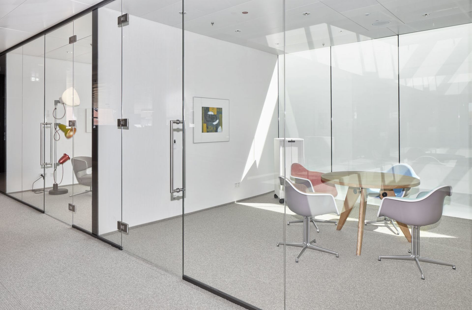 Eames Plastic Arm Chair DAL Chair Vitra