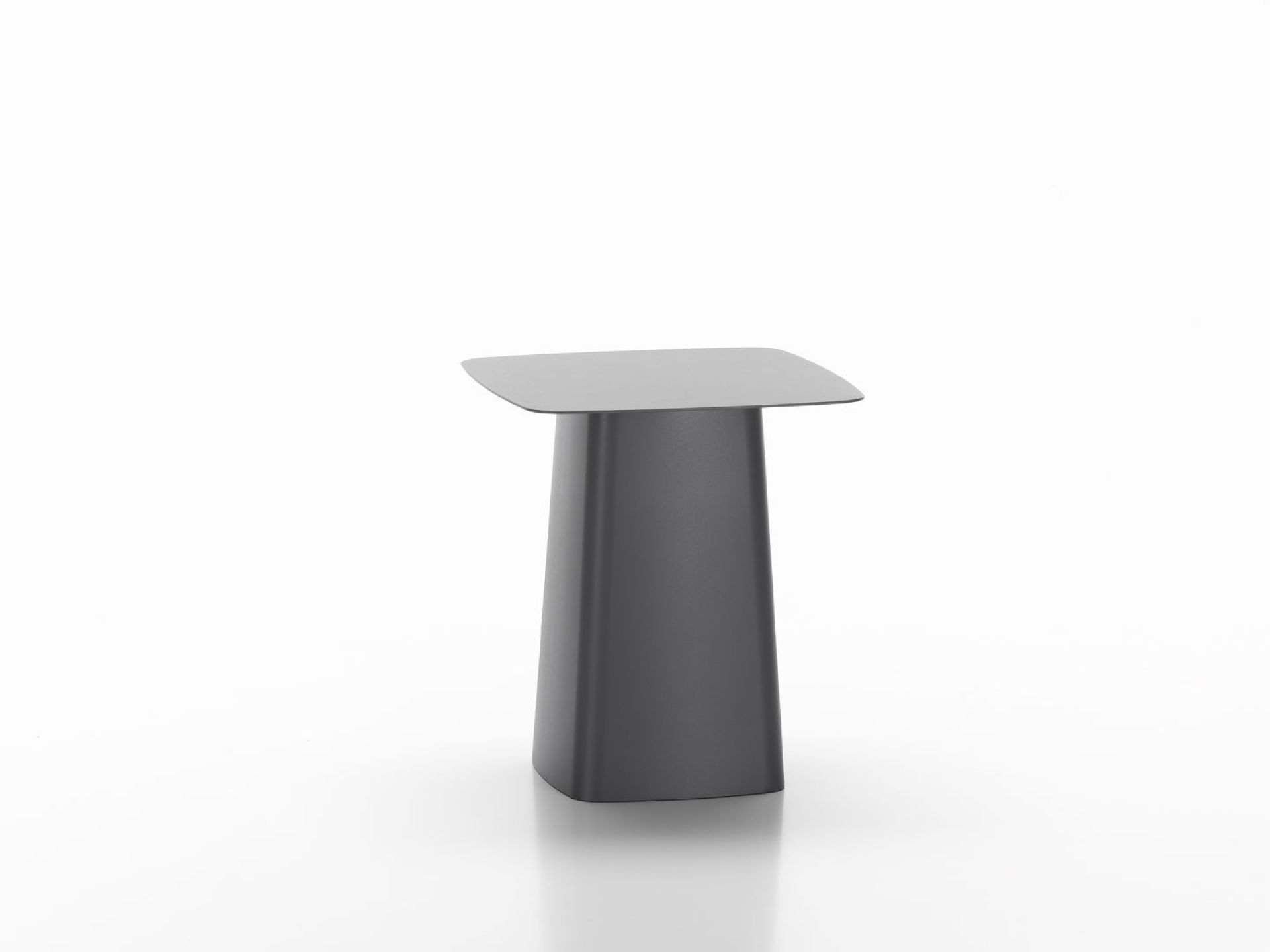 Metal Side Table Medium Vitra
