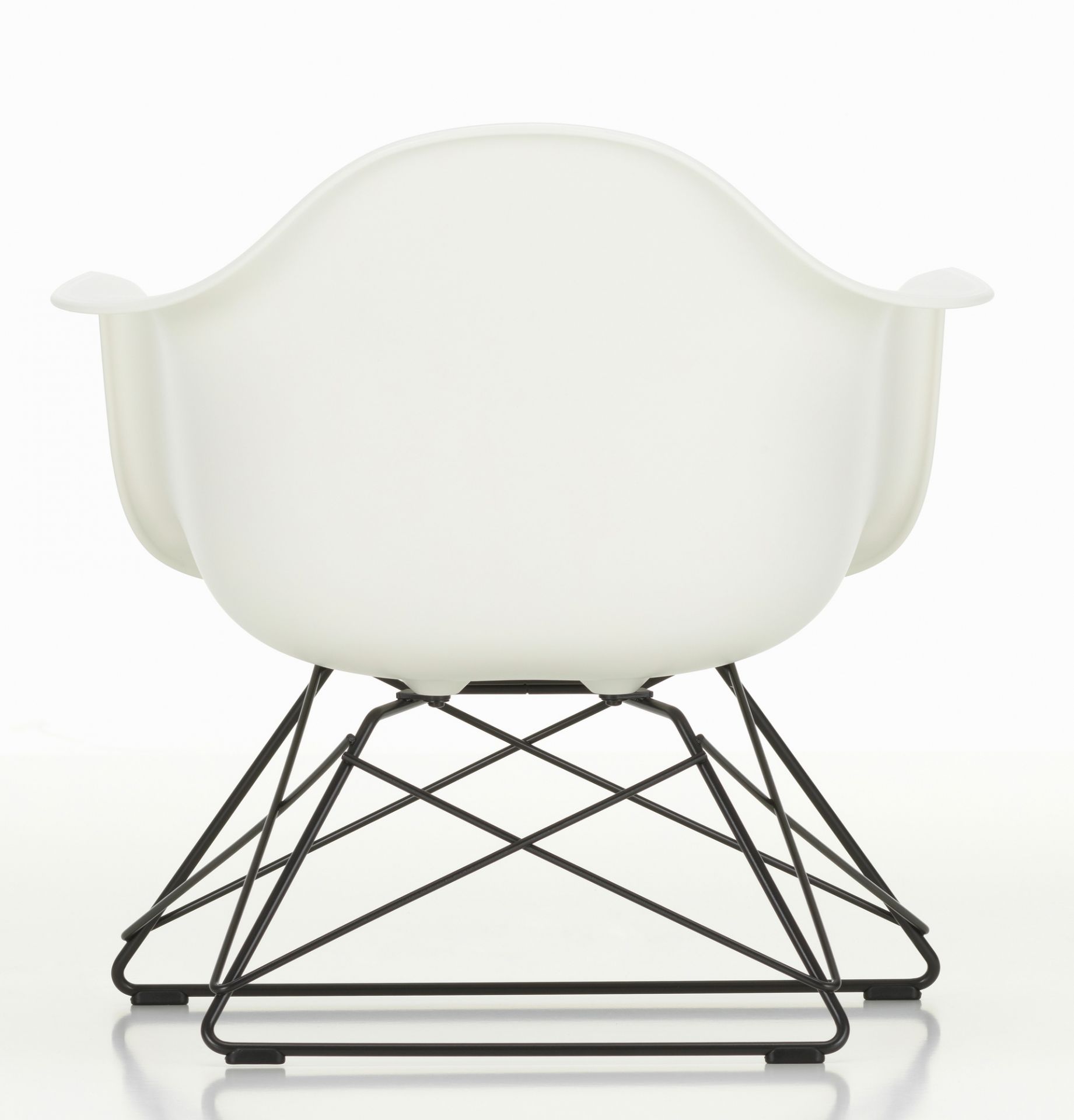 Eames Plastic Arm Chair LAR Chair Vitra