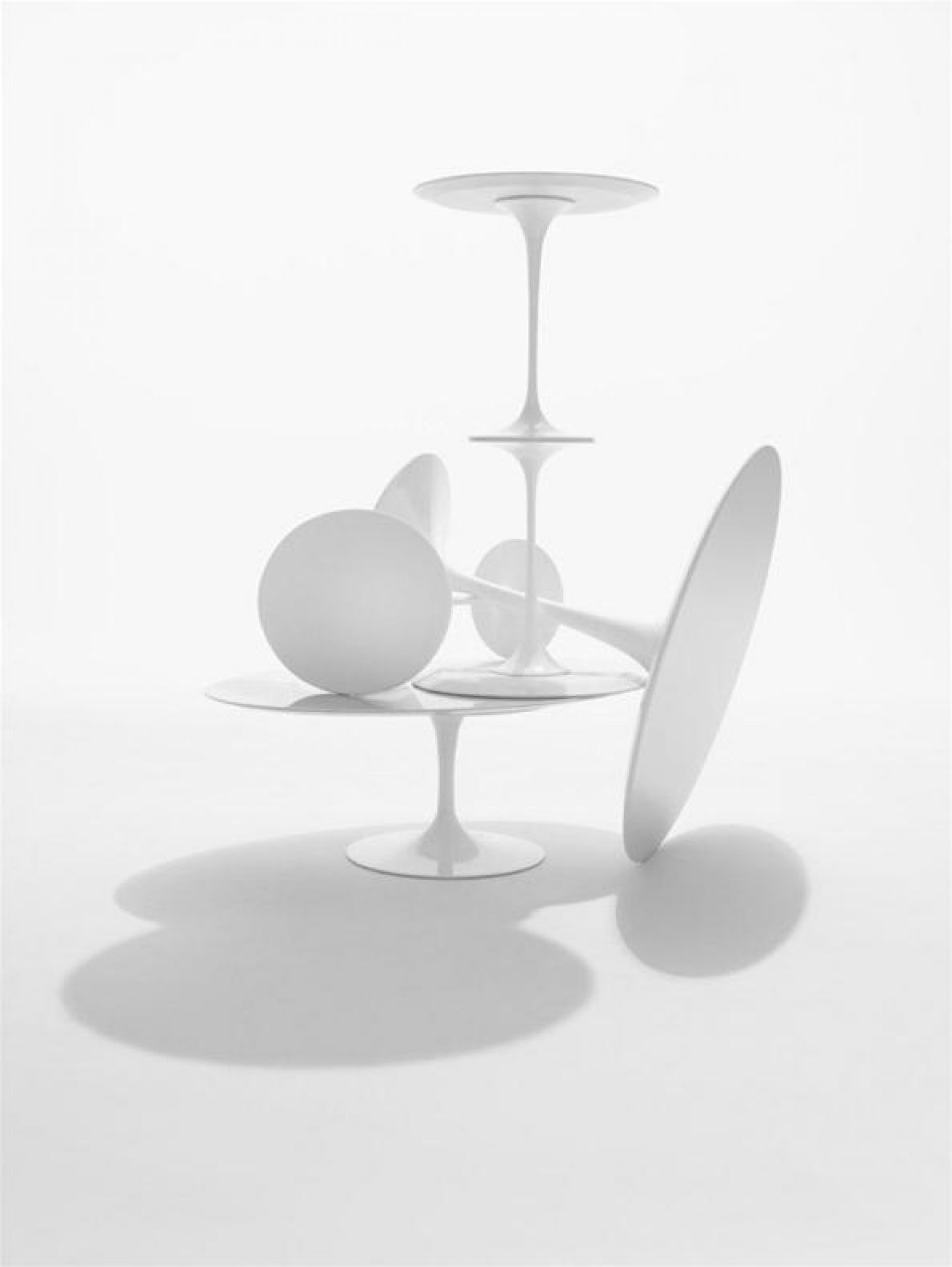 Saarinen side table Knoll International - QUICK SHIP Ø 41 x H 52 cm / white laminate
