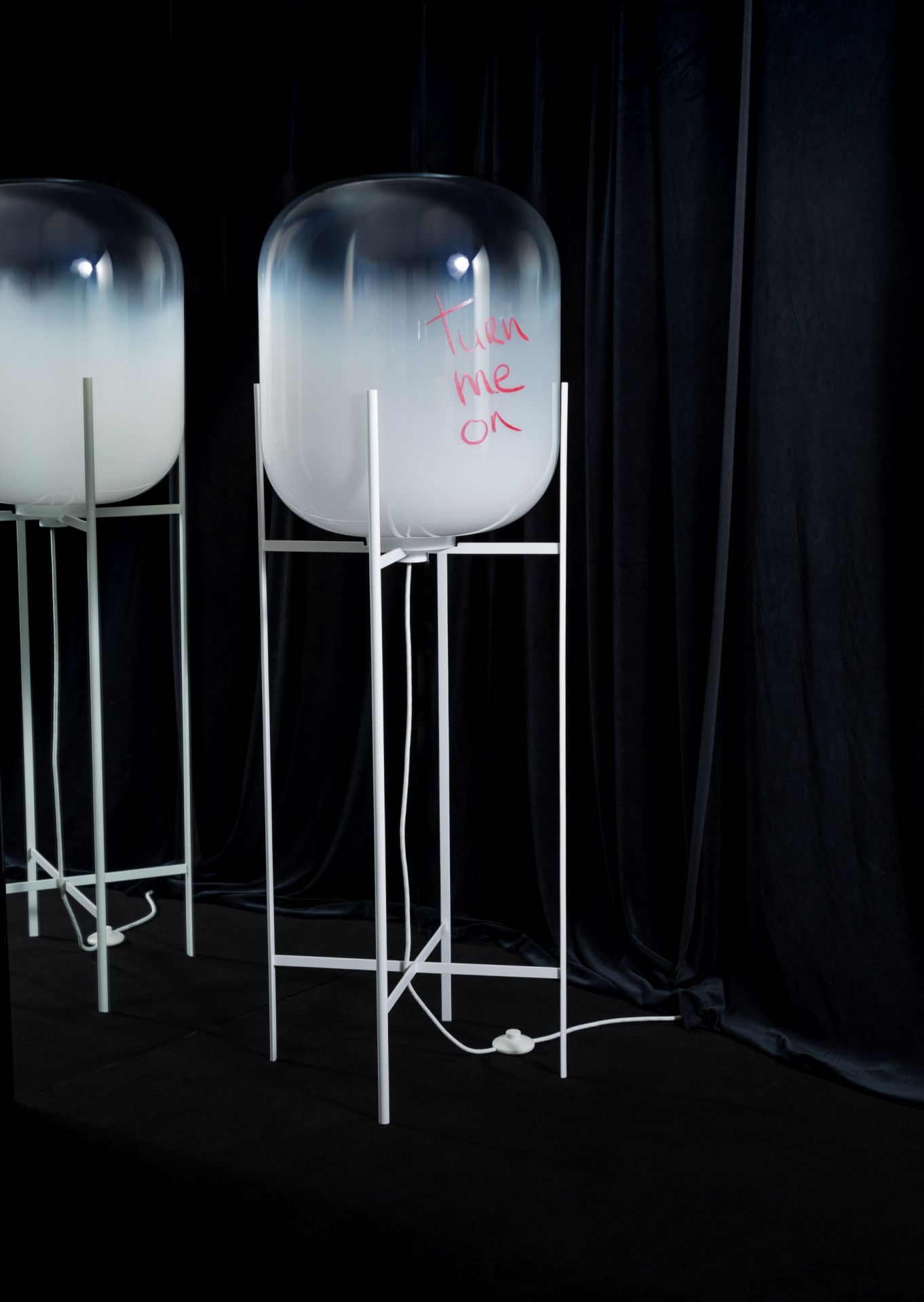 Oda Big floor lamp moonlight white - frame white Pulpo Oda Big floor lamp moonlight white - frame white Pulpo