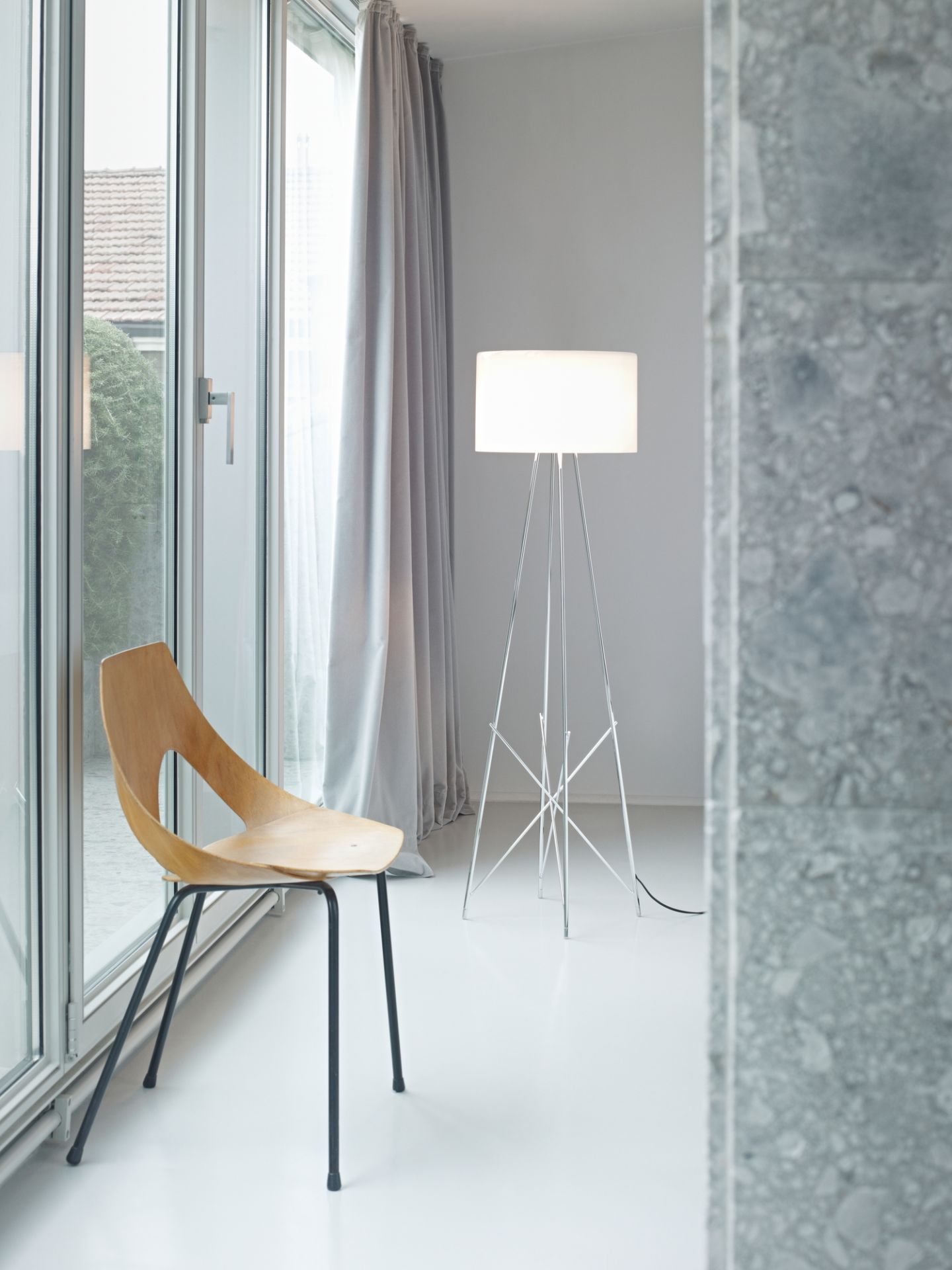Ray F2 Floor Lamp Flos black