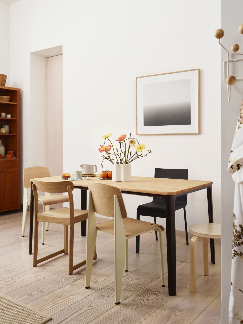 Eames Hang it all wardrobe white, Pine Vitra