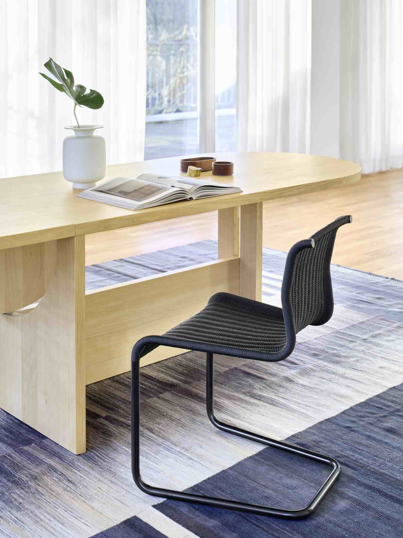 B15 Tecta cantilever chair B15 Tecta cantilever chair