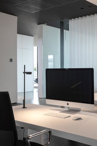 Kido Desk surface-mounted table lamp fixed mounting Ø 51 mm Belux 