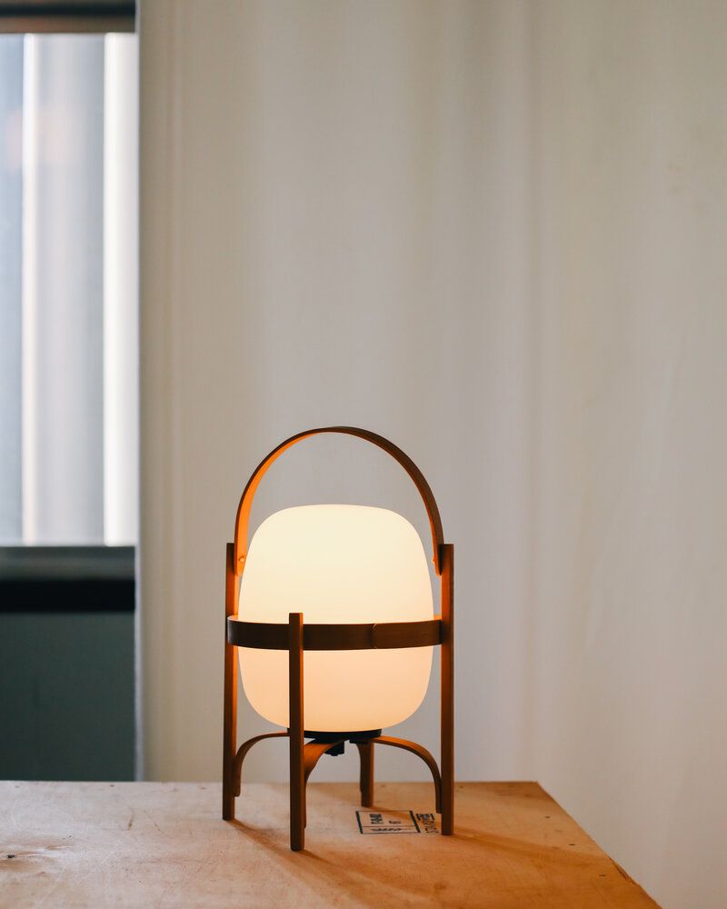 Cestita Batería Table lamp/ Battery light Santa & Cole