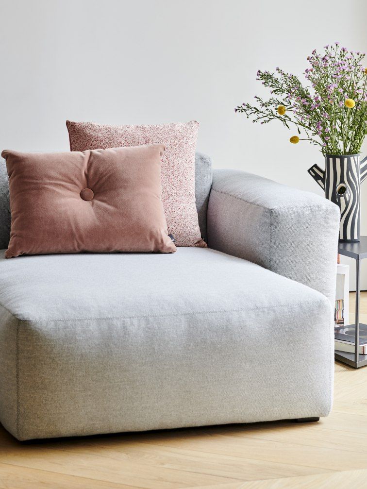 Mags Soft Sofa Low 2,5-seater Combination 3 with armrest right Hay