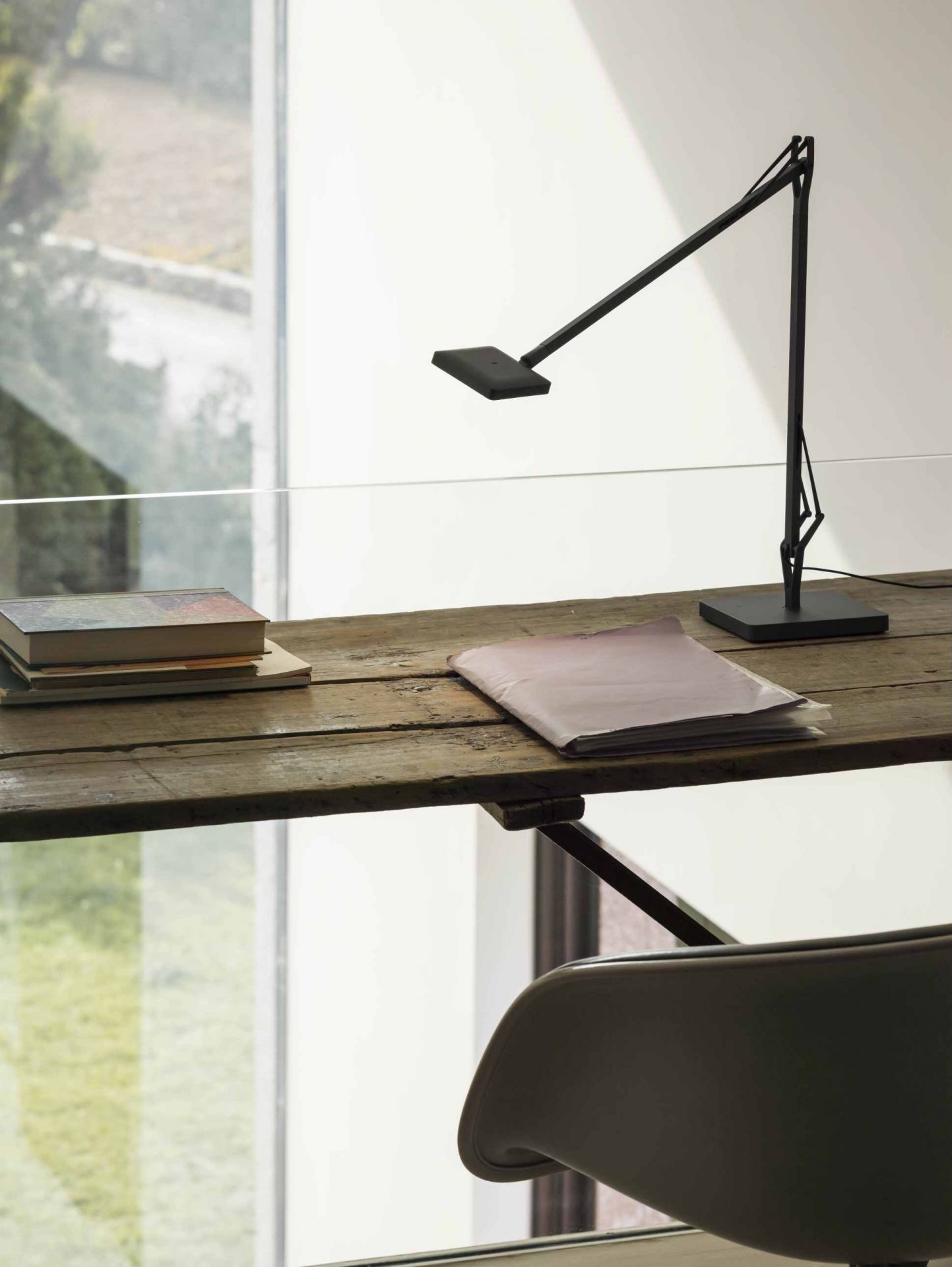 Kelvin Edge Base table lamp Flos White
