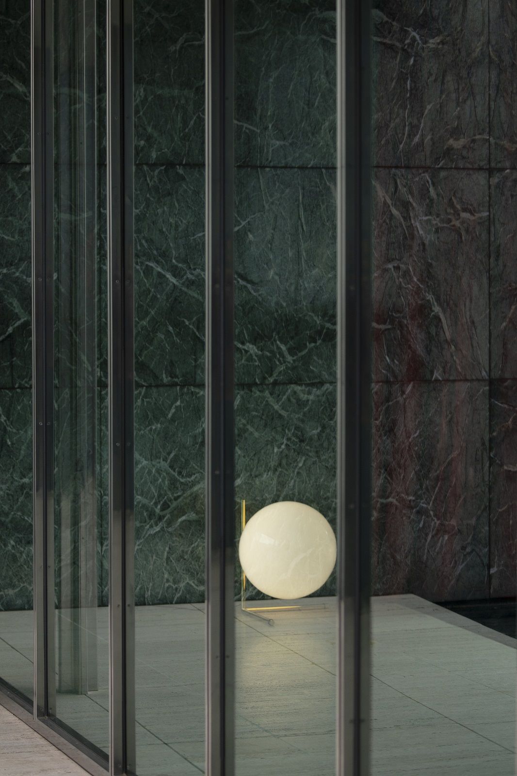 IC T3 Table lamp brass Flos